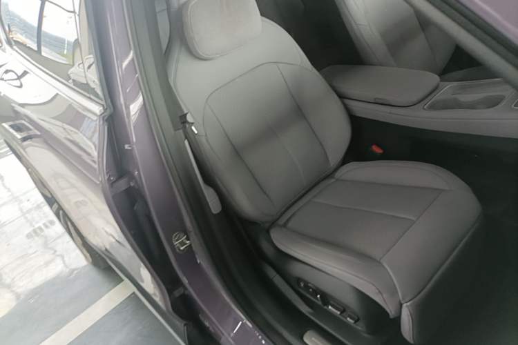 Used Nio EC6 2024 75 kWh Right Front Seat