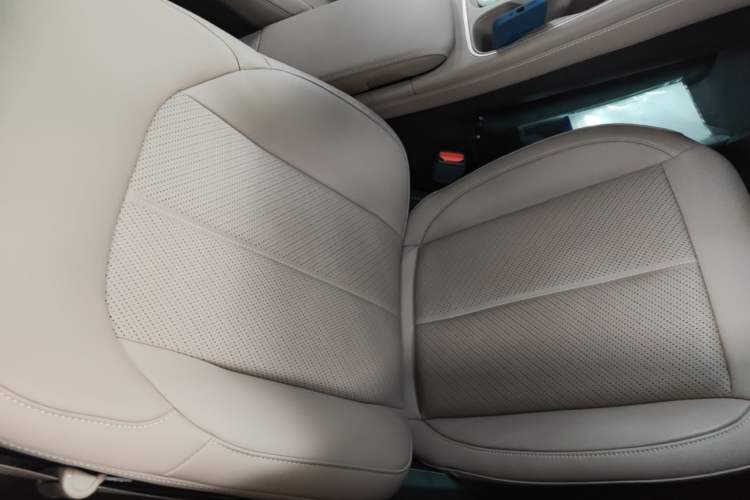 Used Nio EC6 2024 75 kWh Right Front Seat