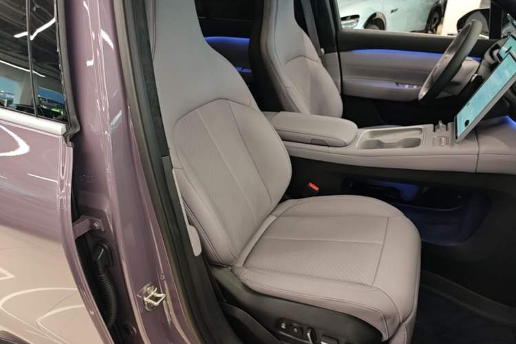 Used Nio EC6 2024 75 kWh Right Front Seat