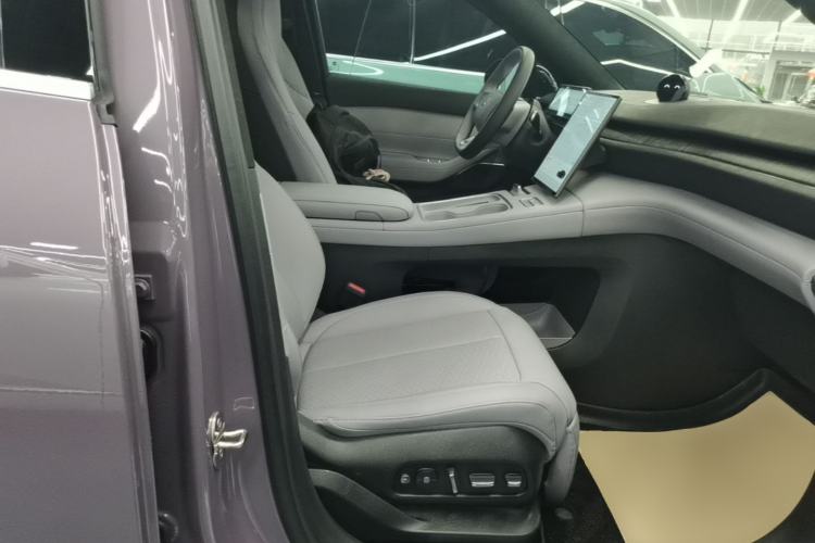 Used Nio EC6 2024 75 kWh Right Front Seat