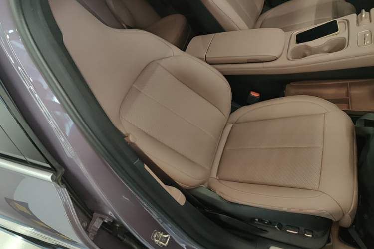 Used Nio EC6 2024 75 kWh Right Front Seat