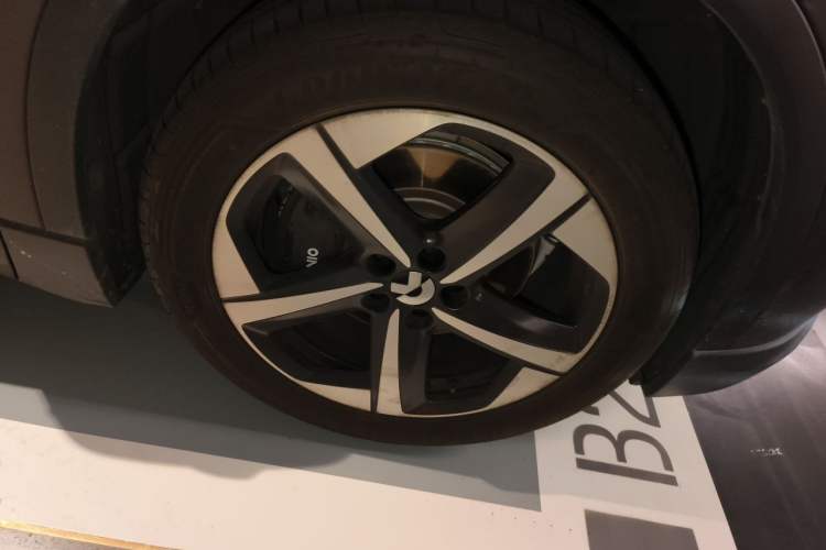 Used Nio EC6 2024 75 kWh Right Front Wheel Hub