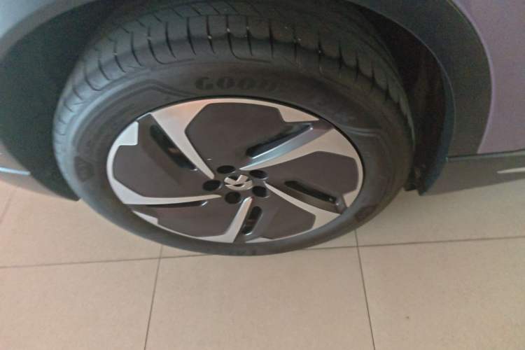 Used Nio EC6 2024 75 kWh Right Rear Wheel Hub