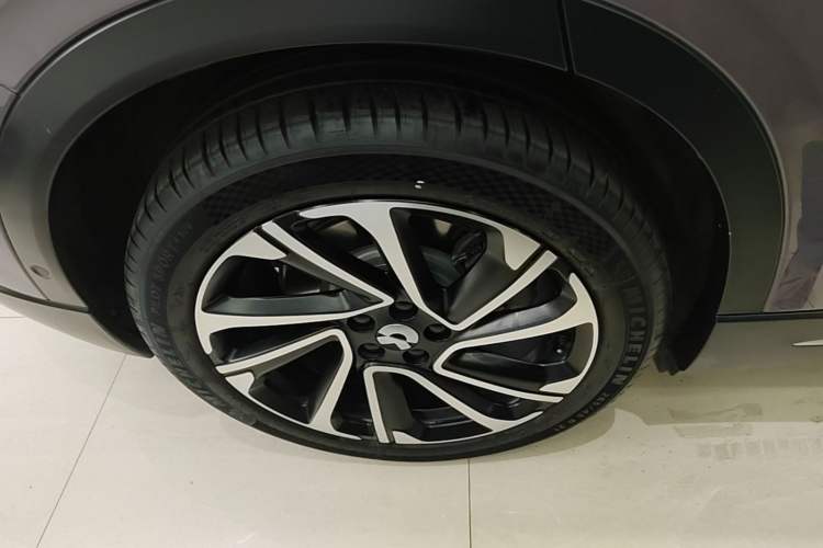 Used Nio EC6 2024 75 kWh Right Rear Wheel Hub