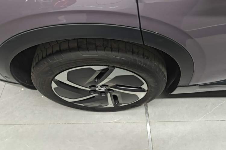 Used Nio EC6 2024 75 kWh Right Rear Wheel Hub