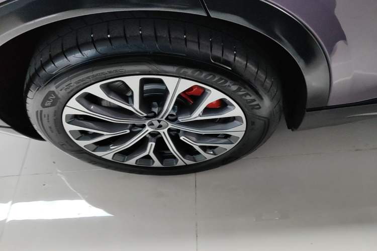 Used Nio EC6 2024 75 kWh Right Rear Wheel Hub