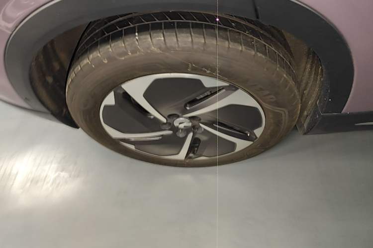 Used Nio EC6 2024 75 kWh Right Rear Wheel Hub