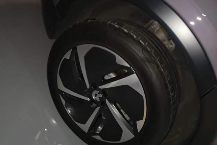 Used Nio EC6 2024 75 kWh Right Rear Wheel Hub