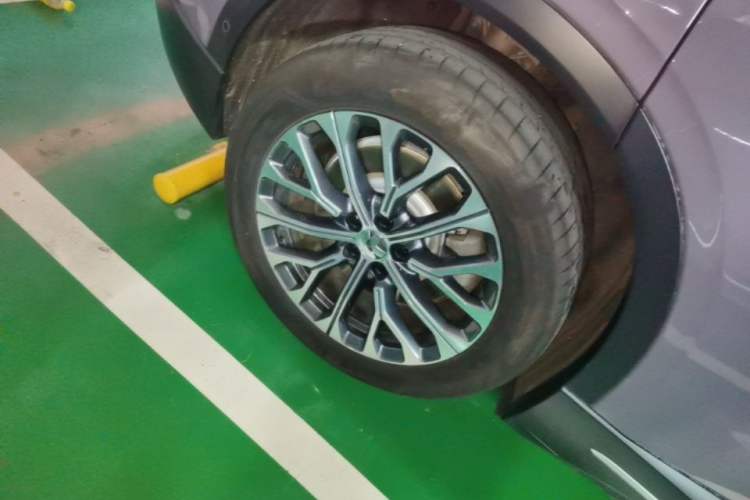 Used Nio EC6 2024 75 kWh Right Rear Wheel Hub