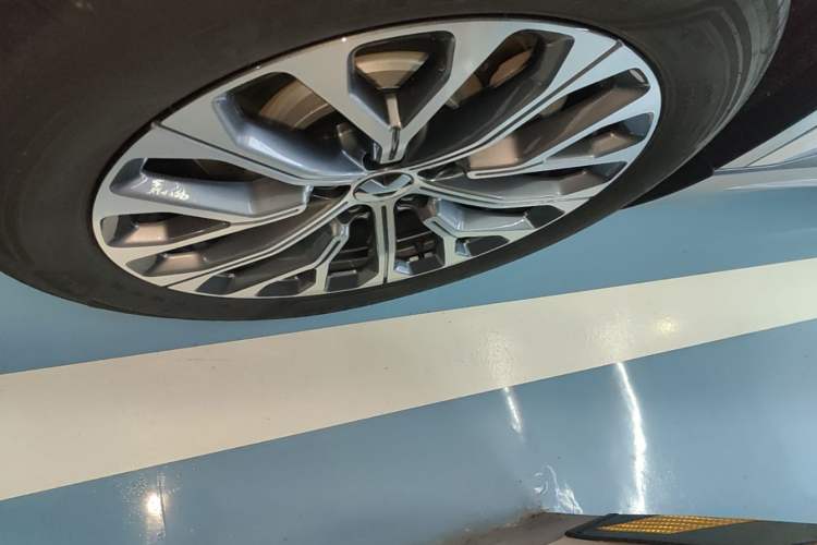 Used Nio EC6 2024 75 kWh Right Rear Wheel Hub