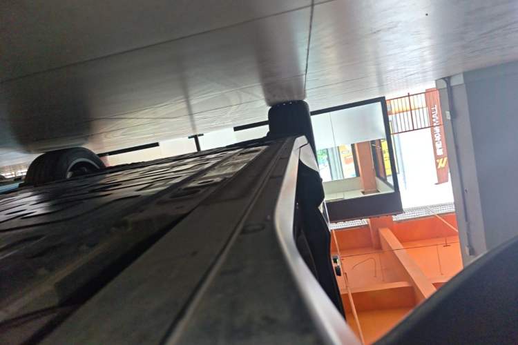 Used Nio EC6 2024 75 kWh Right Side Sill