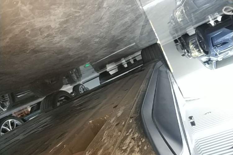 Used Nio EC6 2024 75 kWh Right Side Sill