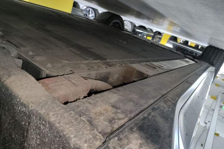 Used Nio EC6 2024 75 kWh Right Side Sill