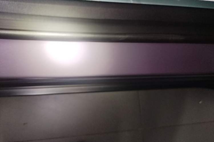 Used Nio EC6 2024 75 kWh Right Side Sill