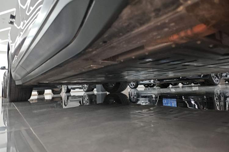 Used Nio EC6 2024 75 kWh Right Side Sill