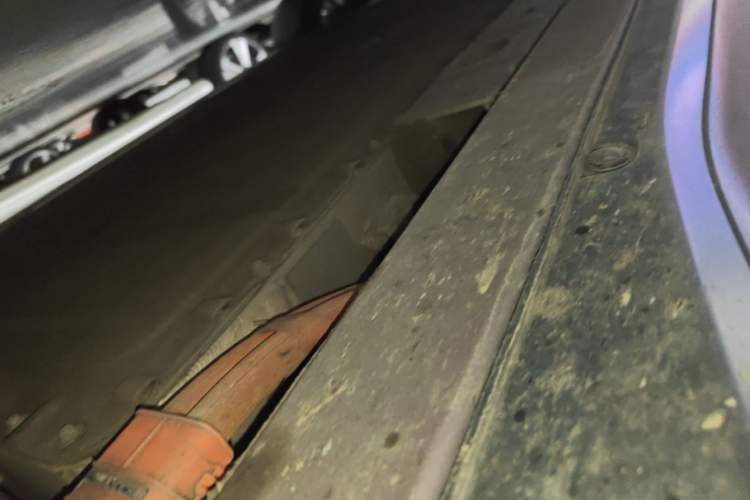 Used Nio EC6 2024 75 kWh Right Side Sill