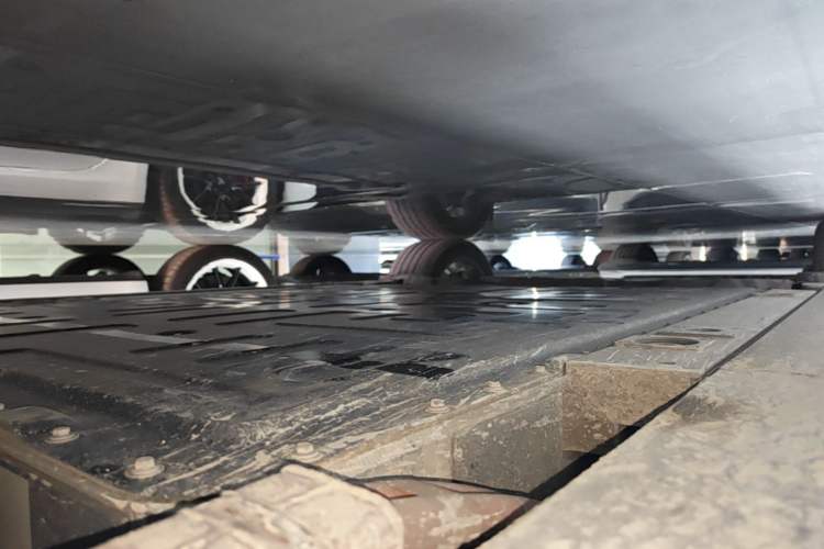 Used Nio EC6 2024 75 kWh Right Side Sill