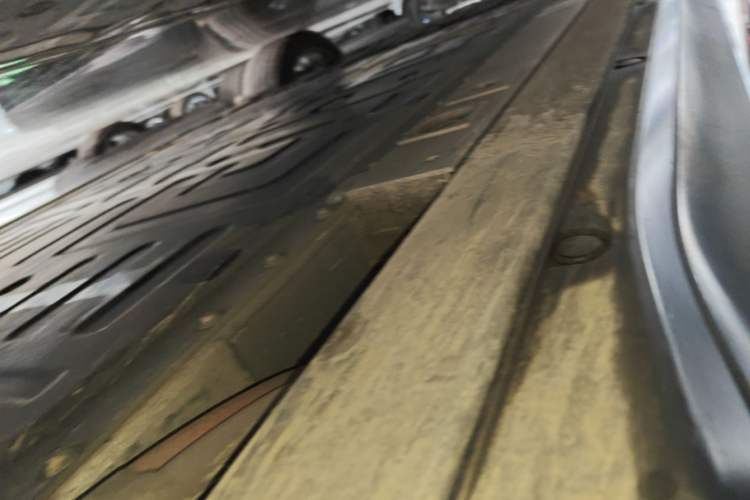 Used Nio EC6 2024 75 kWh Right Side Sill