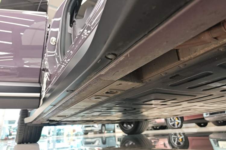 Used Nio EC6 2024 75 kWh Right Side Sill