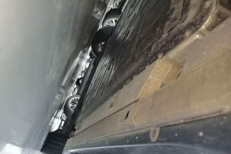 Used Nio EC6 2024 75 kWh Right Side Sill