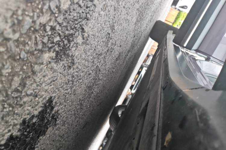 Used Nio EC6 2024 75 kWh Right Side Sill