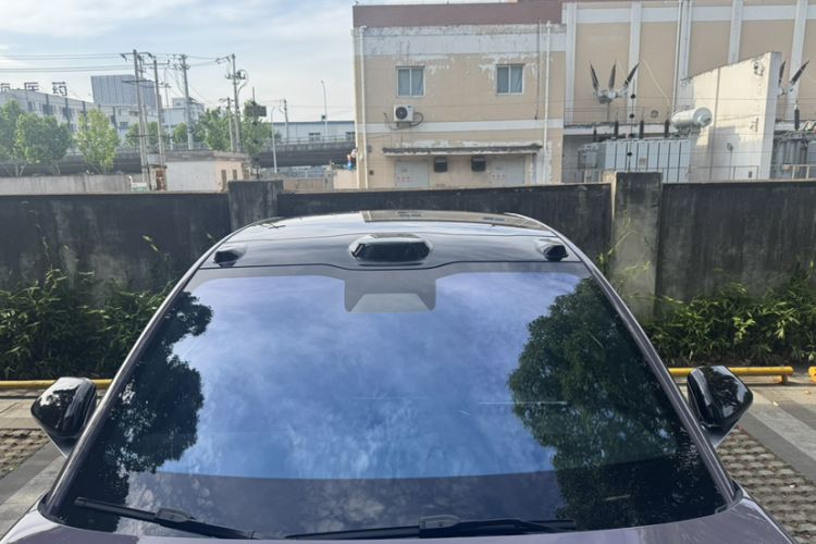 Used Nio EC6 2024 75 kWh Roof