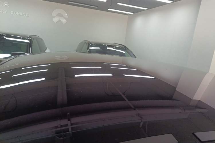 Used Nio EC6 2024 75 kWh Roof
