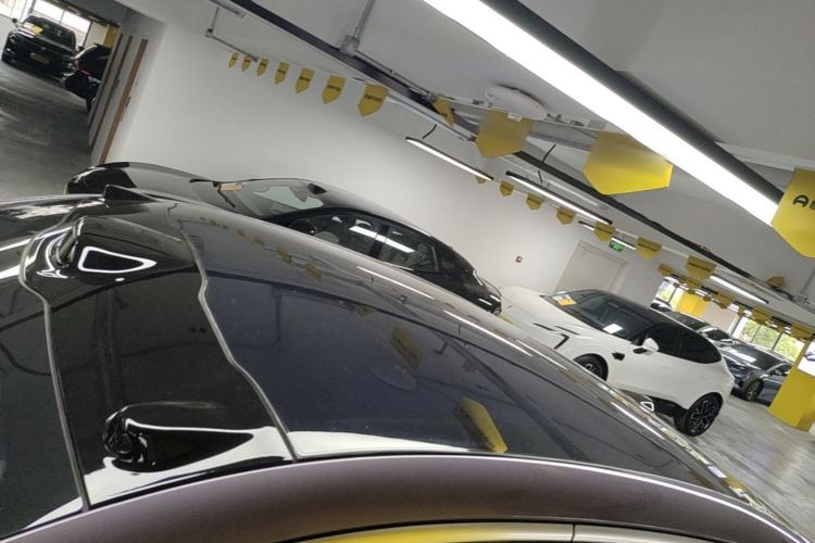 Used Nio EC6 2024 75 kWh Roof