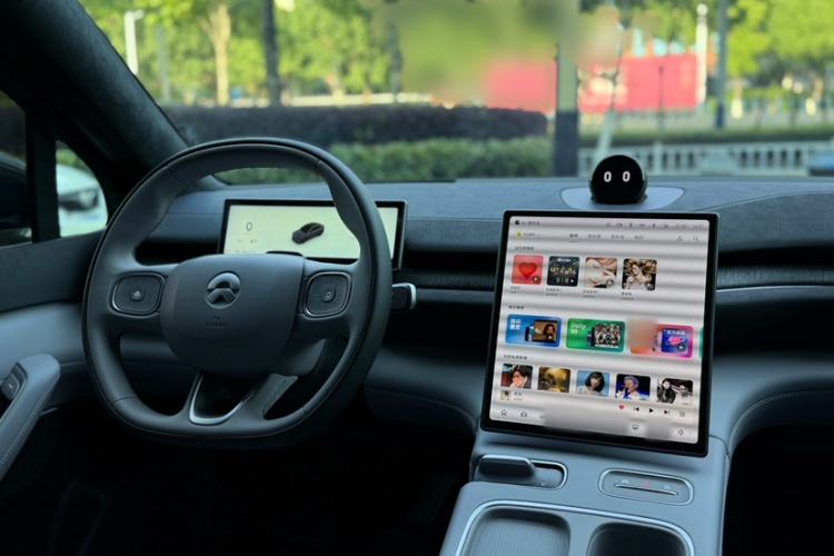 Used Nio EC6 2024 75 kWh Steering Wheel