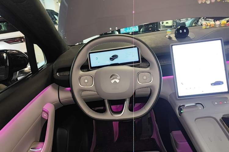 Used Nio EC6 2024 75 kWh Steering Wheel