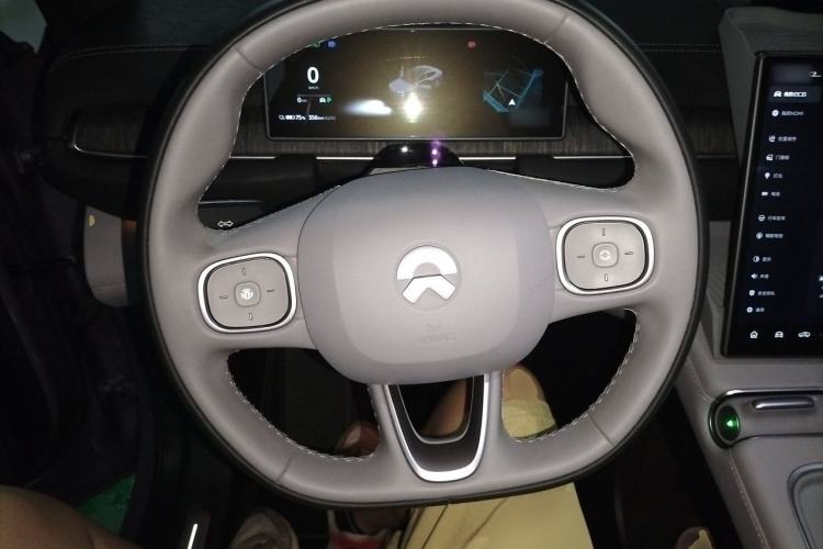 Used Nio EC6 2024 100 kWh Steering Wheel