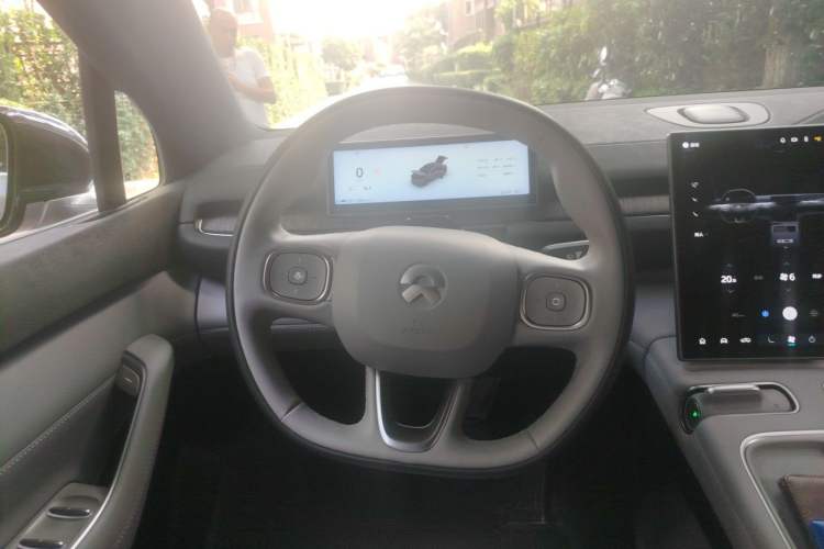 Used Nio EC6 2024 75 kWh Steering Wheel