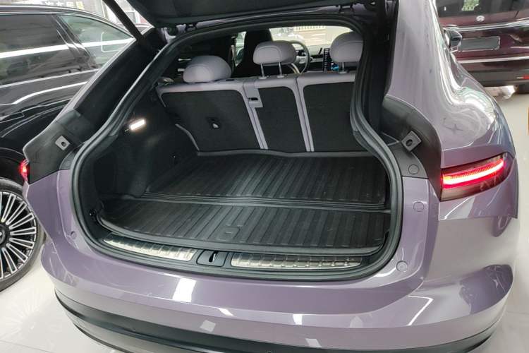 Used Nio EC6 2024 75 kWh Trunk