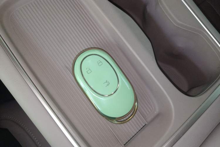 Used Nio EC6 2024 75 kWh Vehicle Key