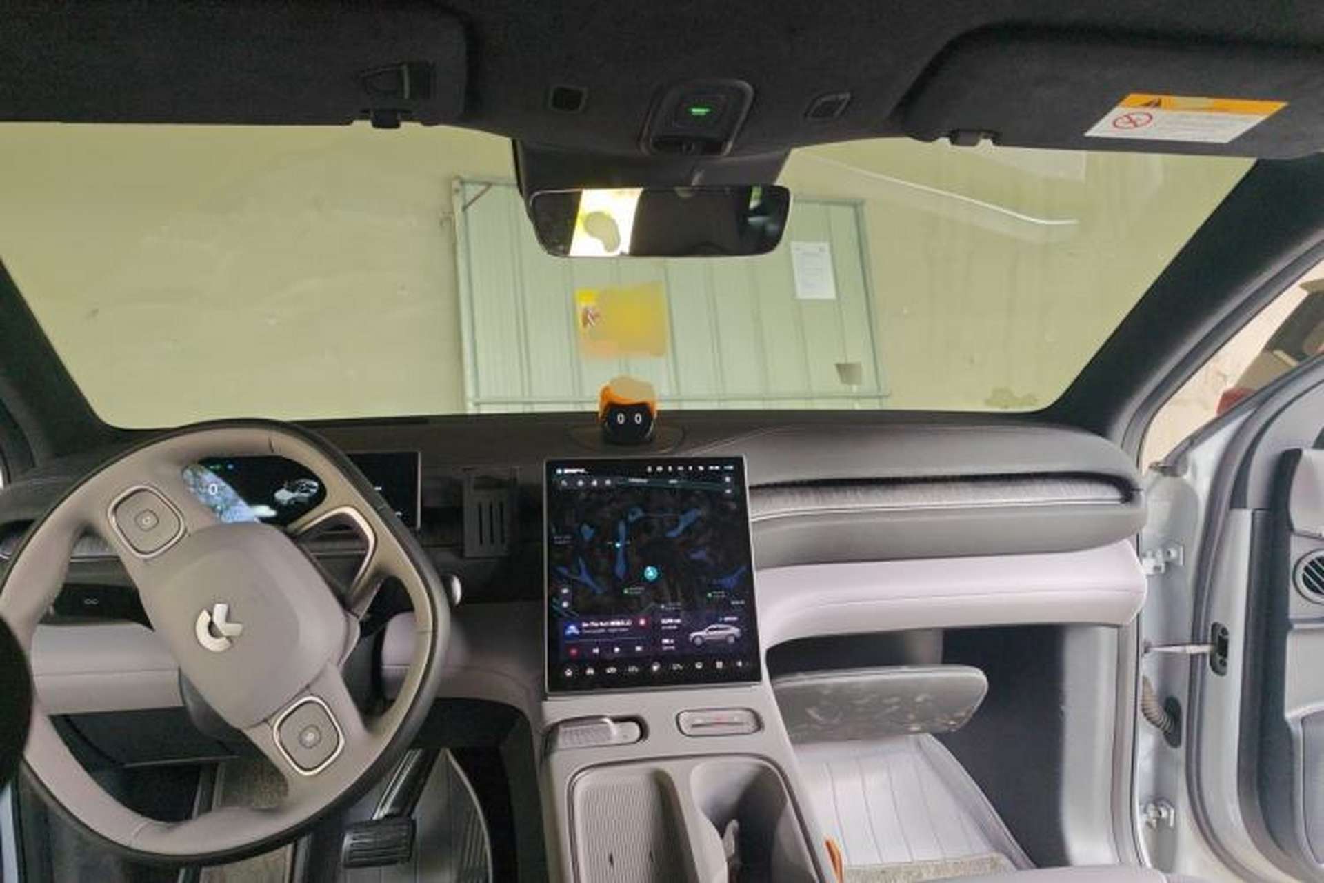 Used Nio EC6 2024 75 kWh Center Console