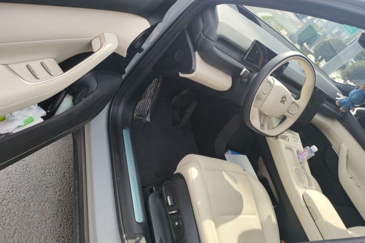 Used Nio EC6 2024 75 kWh Driver Seat