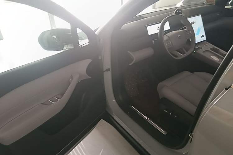 Used Nio EC6 2024 75 kWh Driver Seat