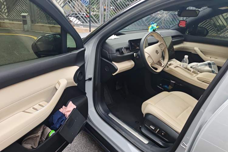 Used Nio EC6 2024 75 kWh Driver Seat