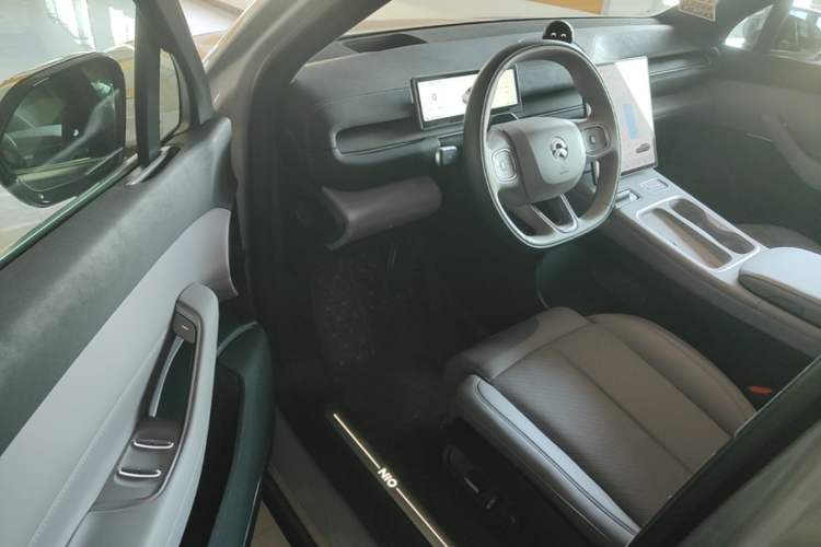 Used Nio EC6 2024 75 kWh Driver Seat