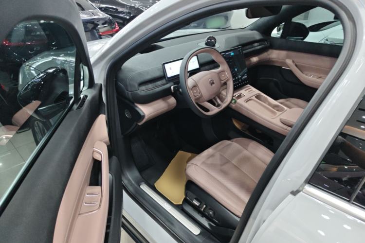 Used Nio EC6 2024 75 kWh Driver Seat