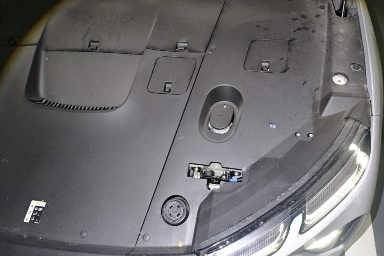 Used Nio EC6 2024 75 kWh Engine Bay Left