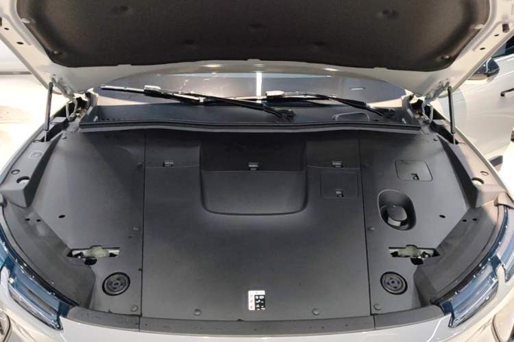 Used Nio EC6 2024 75 kWh Engine Bay