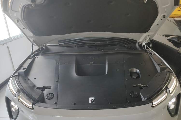 Used Nio EC6 2024 75 kWh Engine Bay