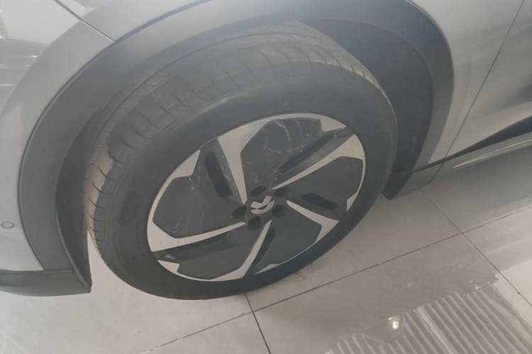 Used Nio EC6 2024 75 kWh Exterior 4