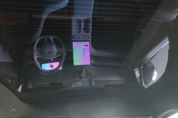 Used Nio EC6 2024 75 kWh Headliner