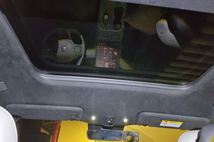 Used Nio EC6 2024 75 kWh Headliner