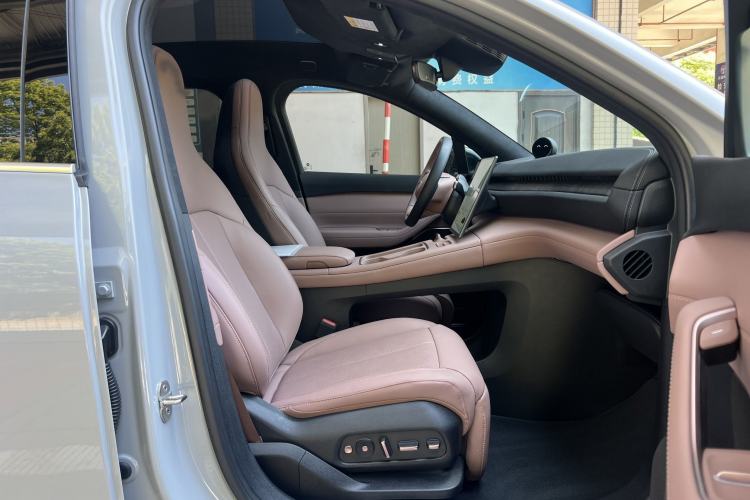 Used Nio EC6 2024 75 kWh Interior 3