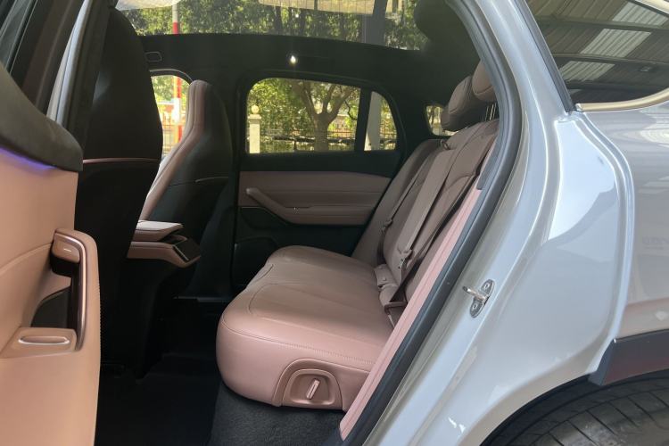 Used Nio EC6 2024 75 kWh Interior 4