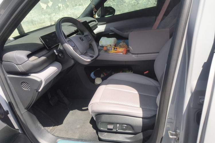 Used Nio EC6 2024 75 kWh Left Front Seat