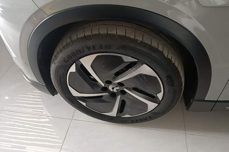 Used Nio EC6 2024 75 kWh Left Front Wheel Hub